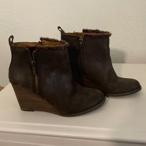 Lucky brand ankle bootie with fur collar